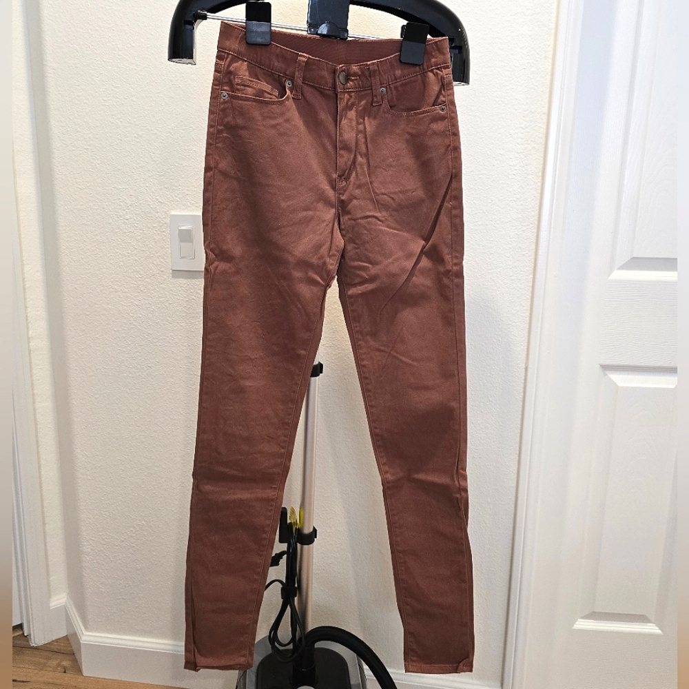 Uniqlo Skinny Tapered High Rise Ezy Jeans - Brown/Mauve Color